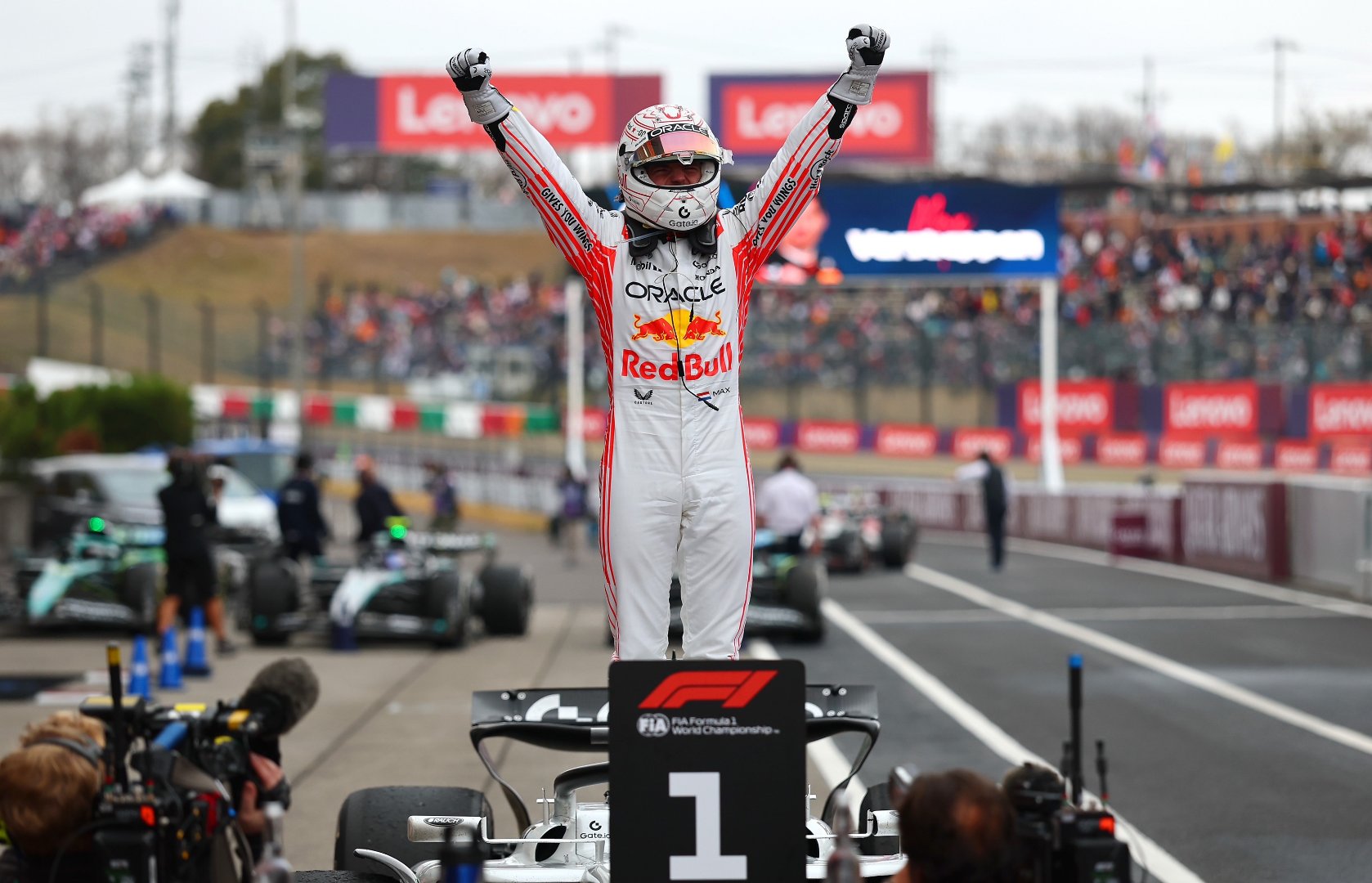 开云体育官方网站-迈凯伦横扫阿斯顿马丁，维斯塔潘带队取胜的简单介绍