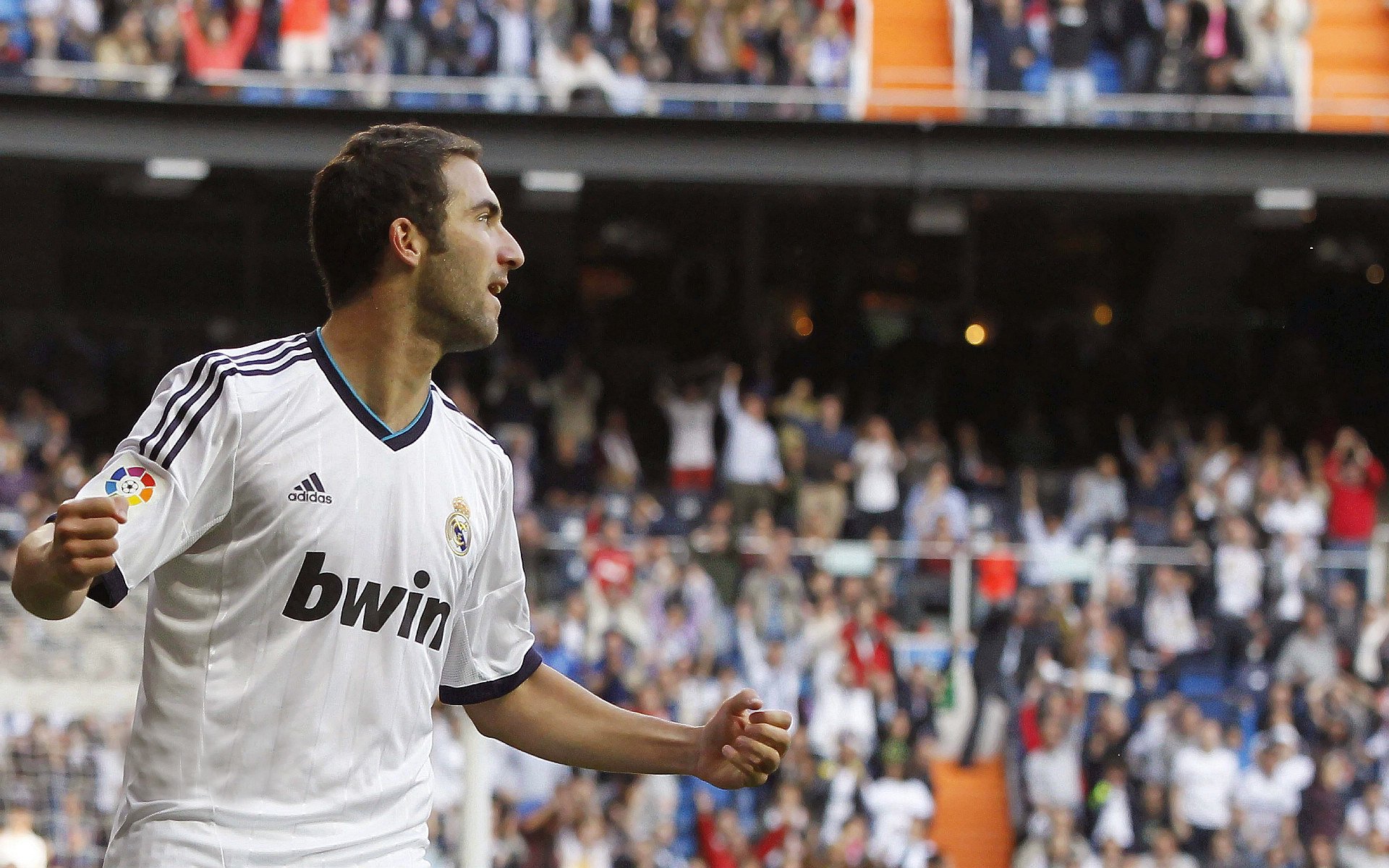 开云体育中国官网-布伦森存在感拉满，爵士狂胜森林狼背后的战术革命