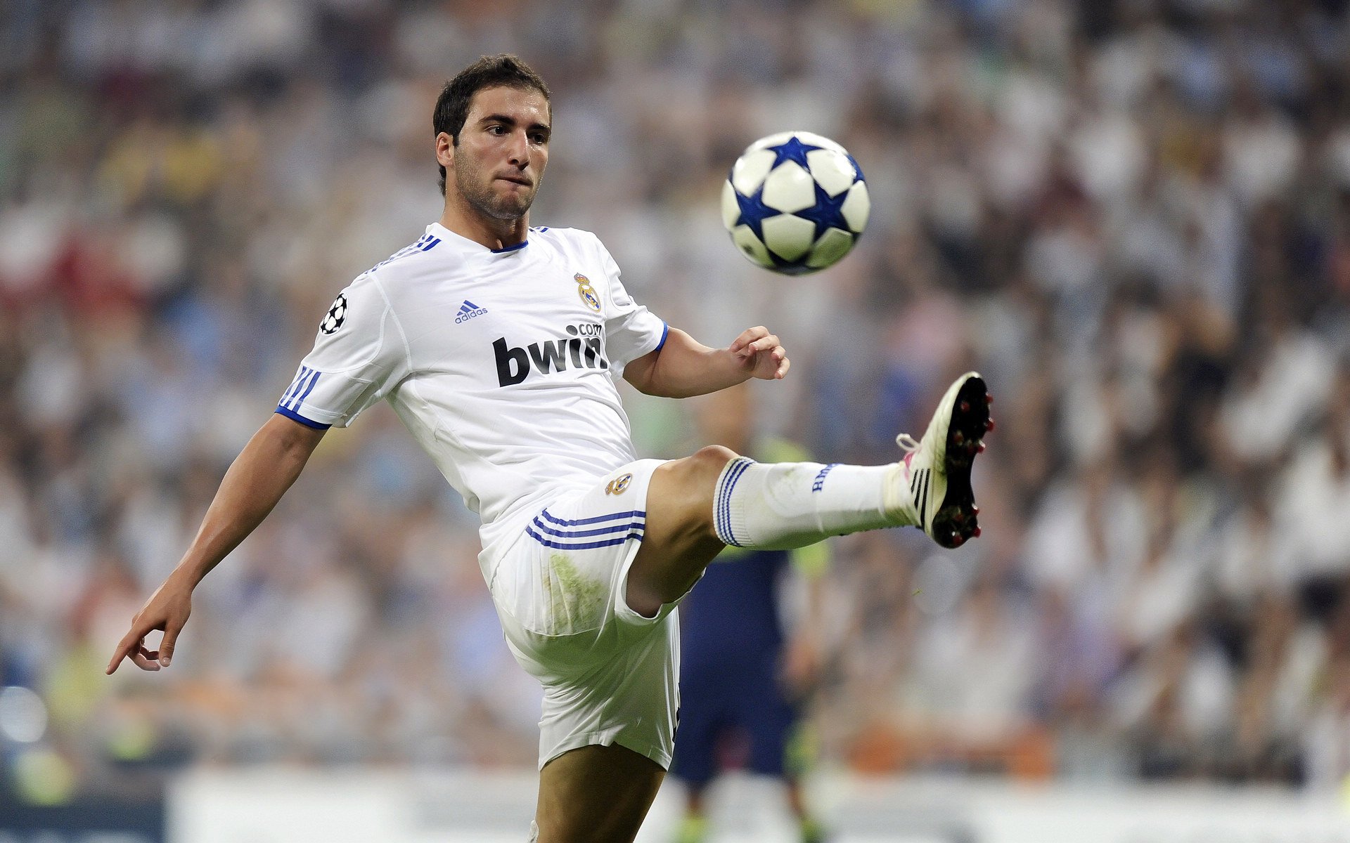 南美铁壁与中场大师，厄瓜多尔防守锁死中国，法比尼奥统治全场