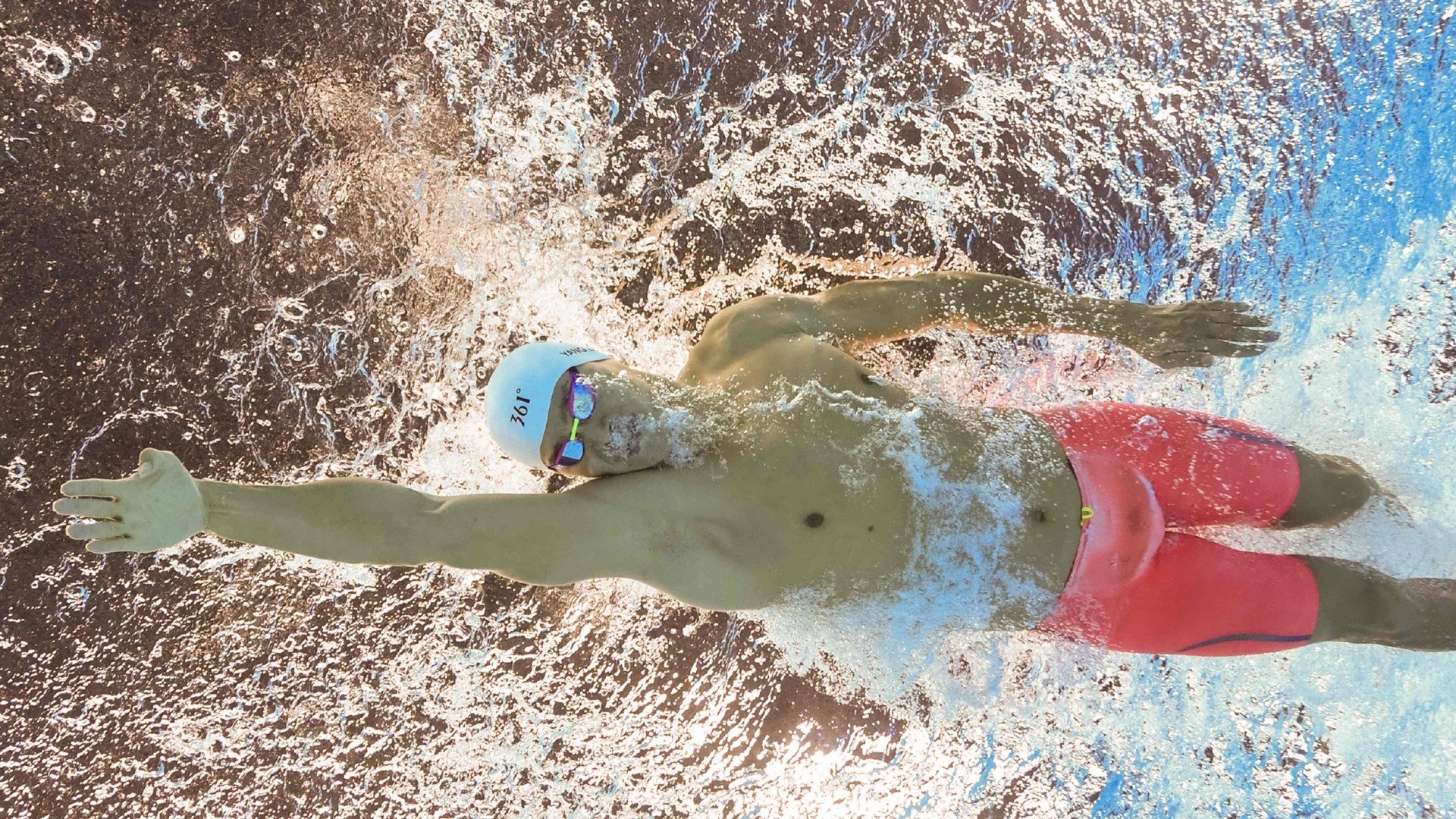 红牛二队险胜梅赛德斯，勒克莱尔关键制胜—一场改写格局的经典战役